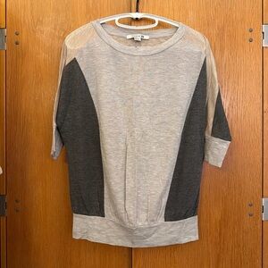 Forever 21 Light Gray Crewneck Top